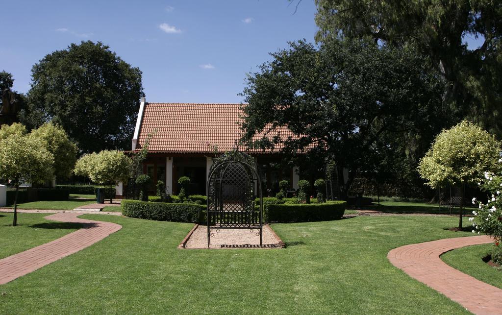 River Meadow Manor Centurion Exteriör bild