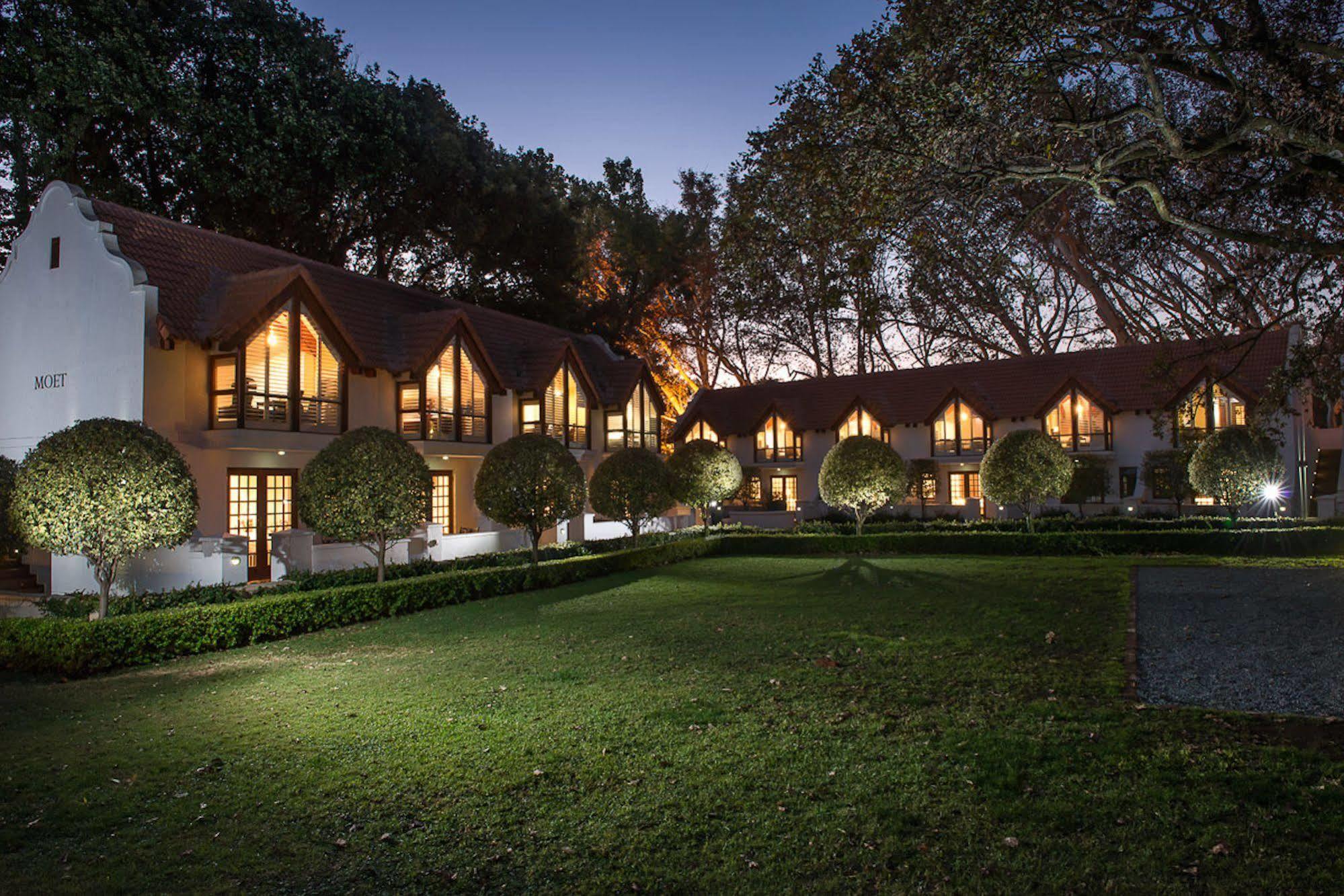 River Meadow Manor Centurion Exteriör bild