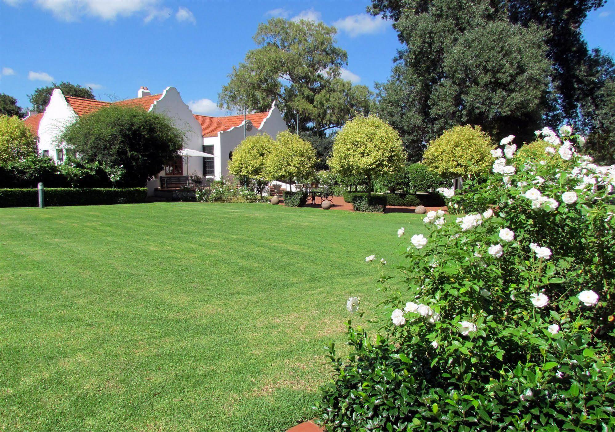 River Meadow Manor Centurion Exteriör bild