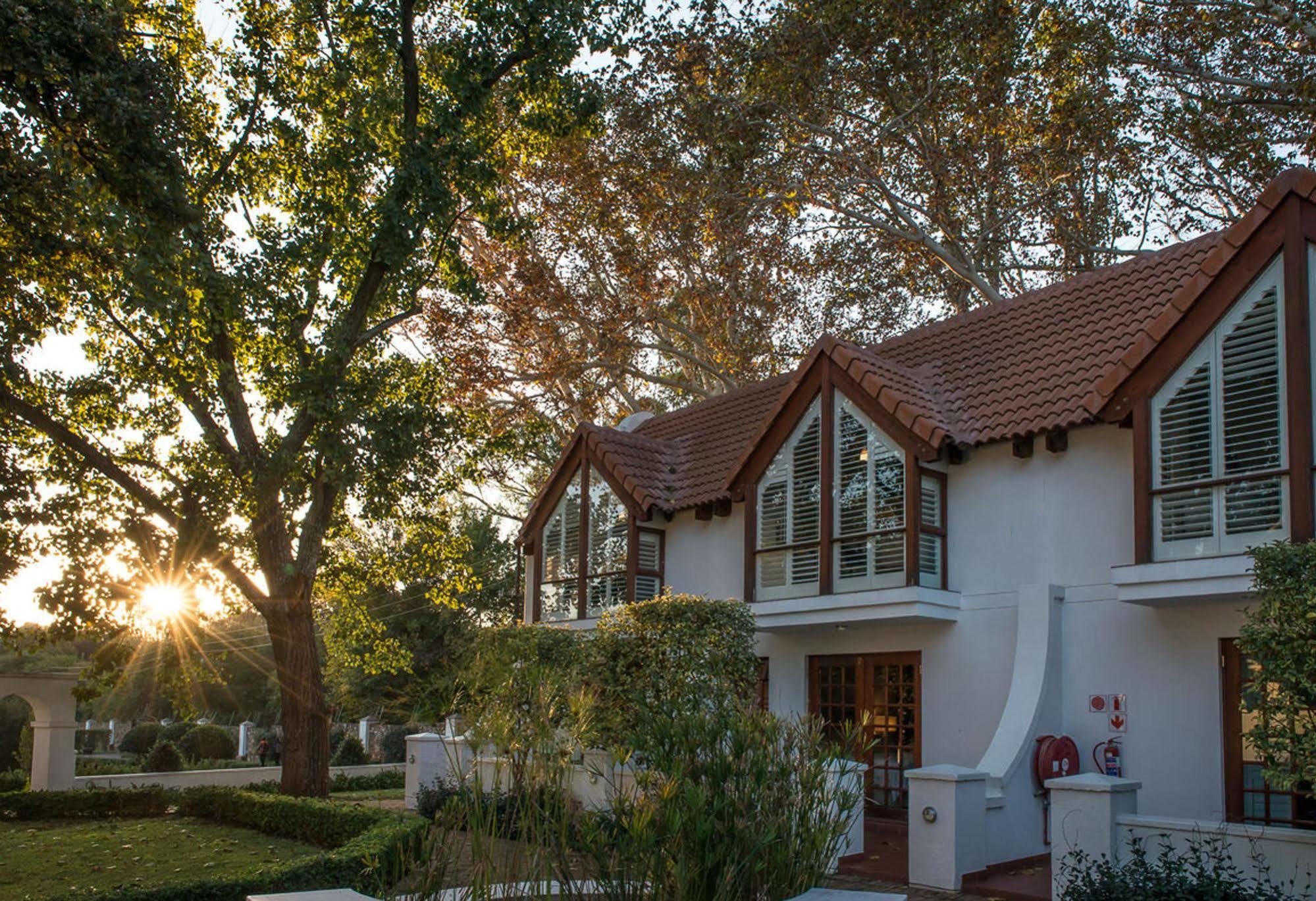 River Meadow Manor Centurion Exteriör bild