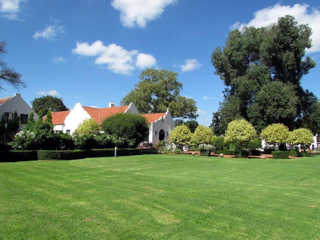 River Meadow Manor Centurion Exteriör bild